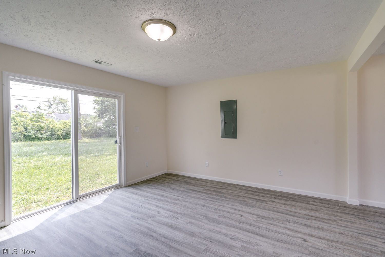 335 Abbe Road N Elyria OH 44035