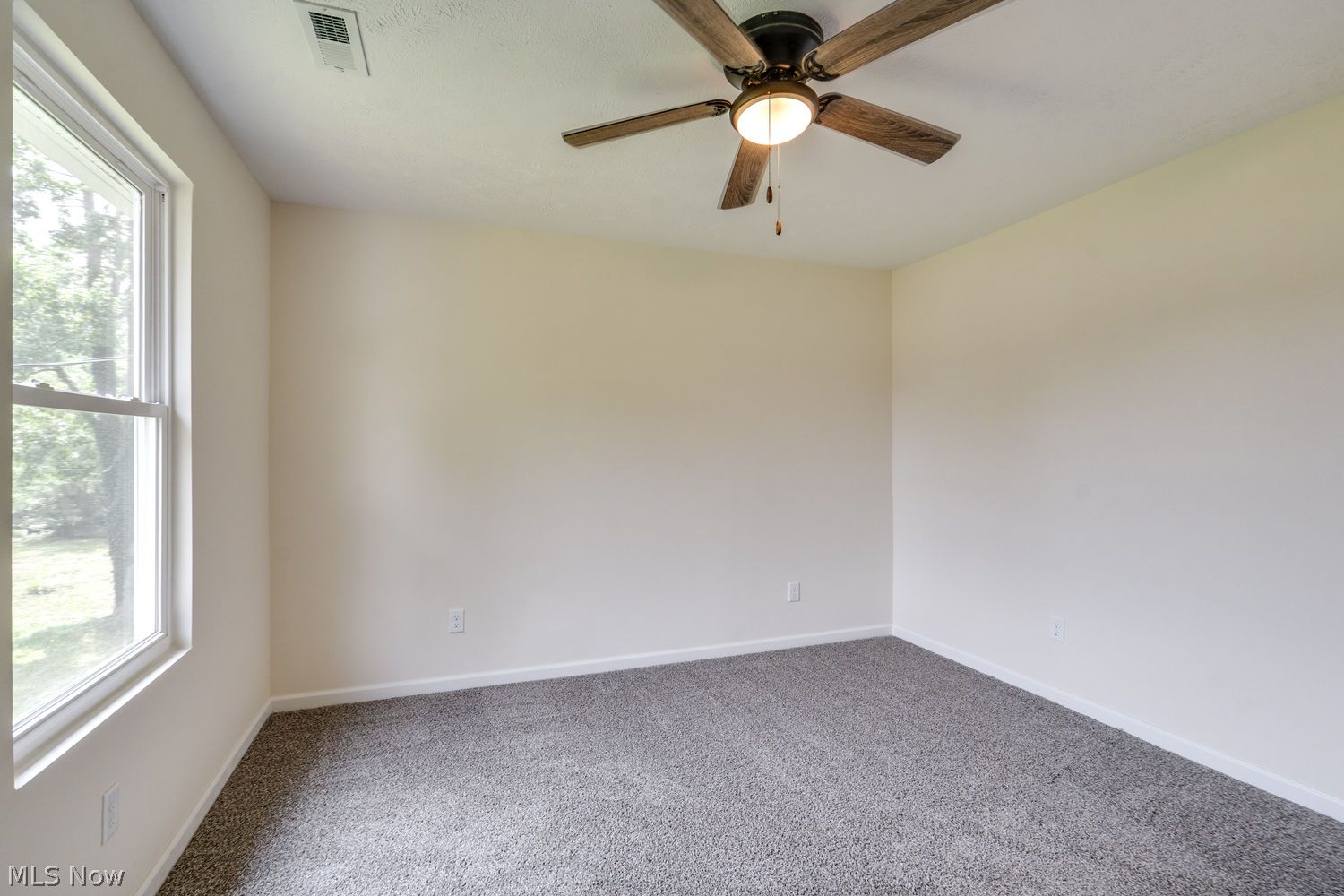 335 Abbe Road N Elyria OH 44035