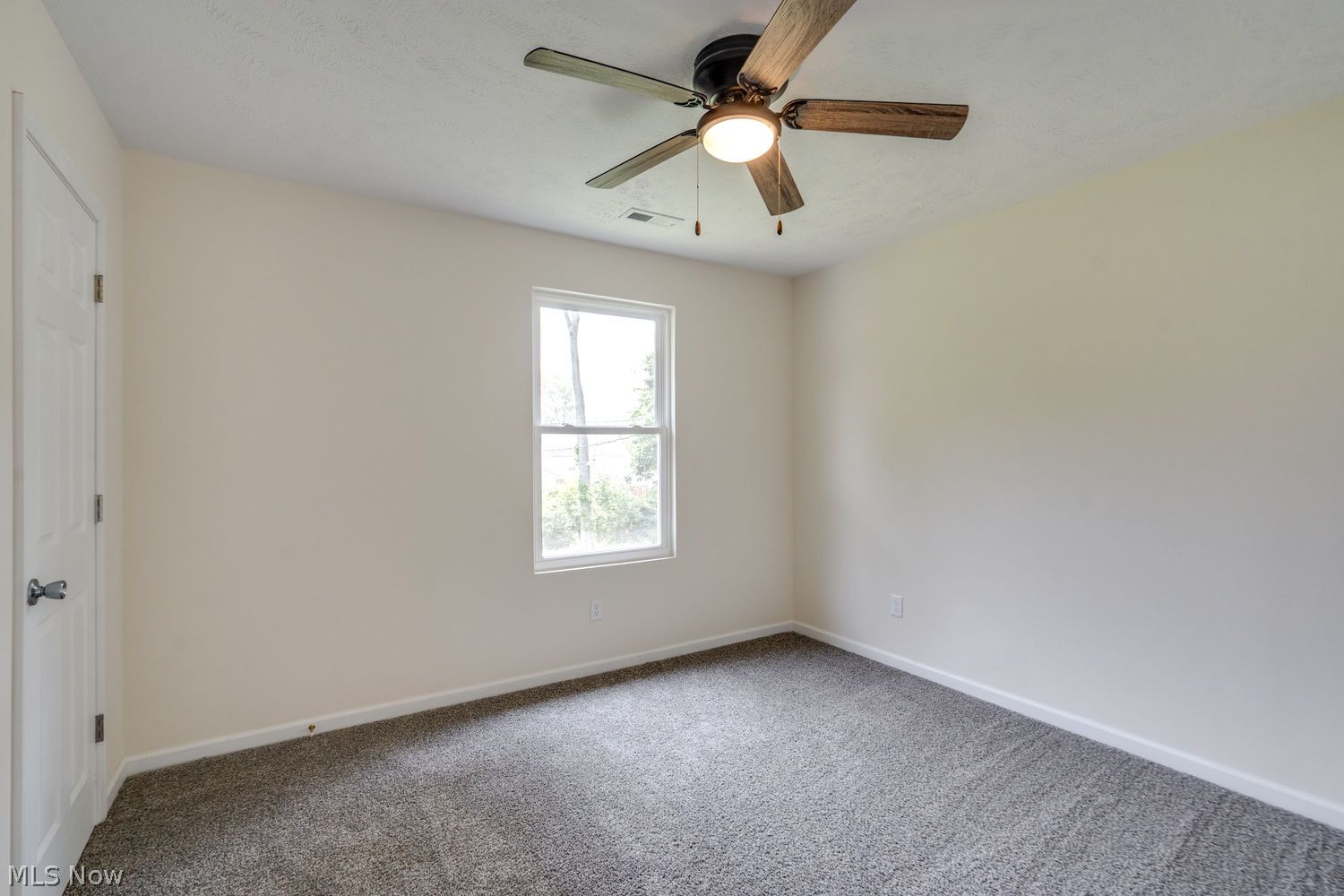 335 Abbe Road N Elyria OH 44035