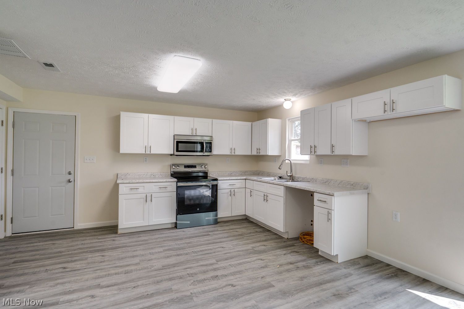 335 Abbe Road N Elyria OH 44035