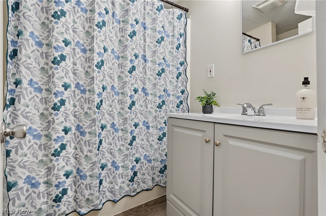 16236 Georgette Drive Burton OH 44021