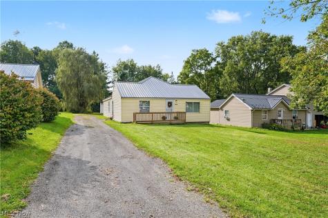 16236 Georgette Drive Burton OH 44021