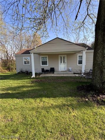 880 E Caston Road Uniontown OH 44685
