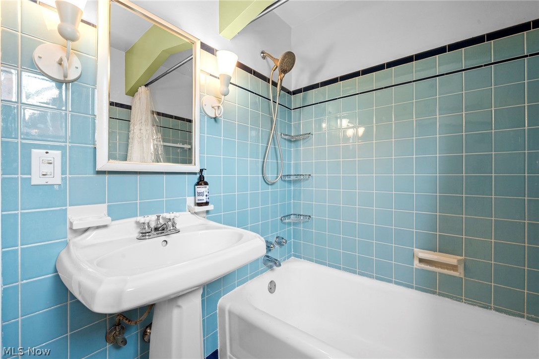 5844 Lotusdale Drive Parma Heights OH 44130