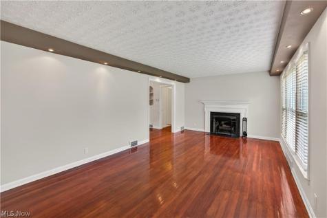 1274 Dorsh Road South Euclid OH 44121