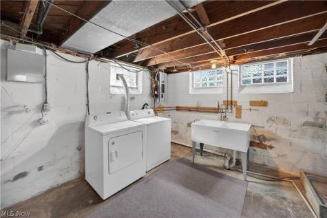 1274 Dorsh Road South Euclid OH 44121