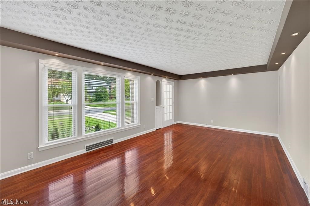 1274 Dorsh Road South Euclid OH 44121