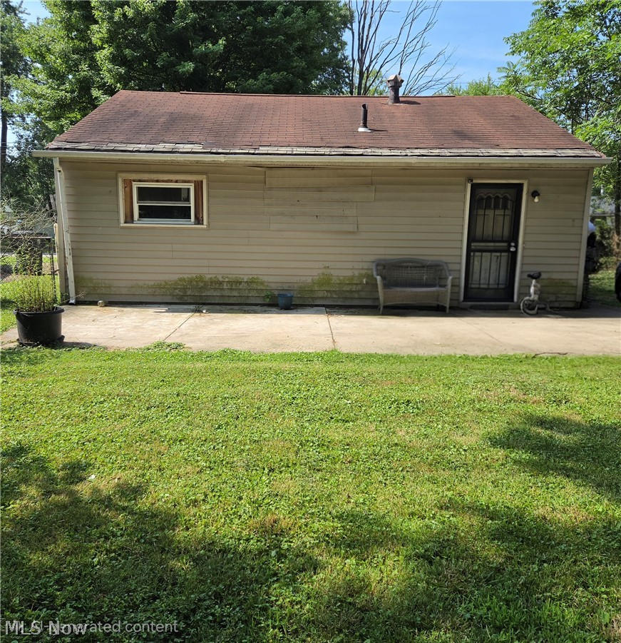 1814 Victoria Street SW Warren OH 44485