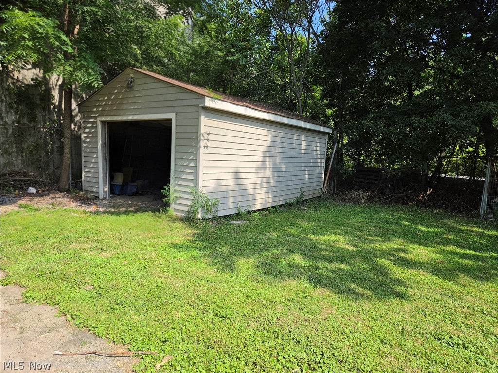 1814 Victoria Street SW Warren OH 44485