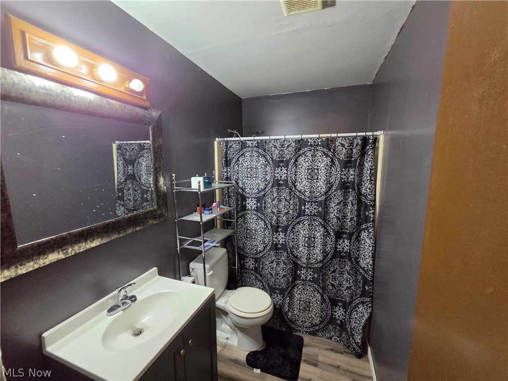 1814 Victoria Street SW Warren OH 44485