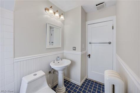 2943 Edgehill Road Cleveland Heights OH 44118