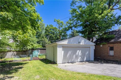 2943 Edgehill Road Cleveland Heights OH 44118