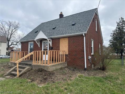 230 Arlington Avenue SW Canton OH 44706