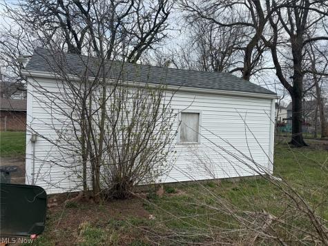 230 Arlington Avenue SW Canton OH 44706