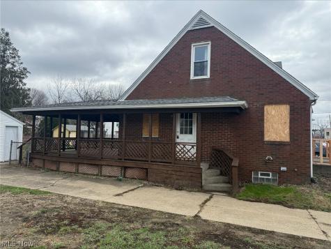 230 Arlington Avenue SW Canton OH 44706