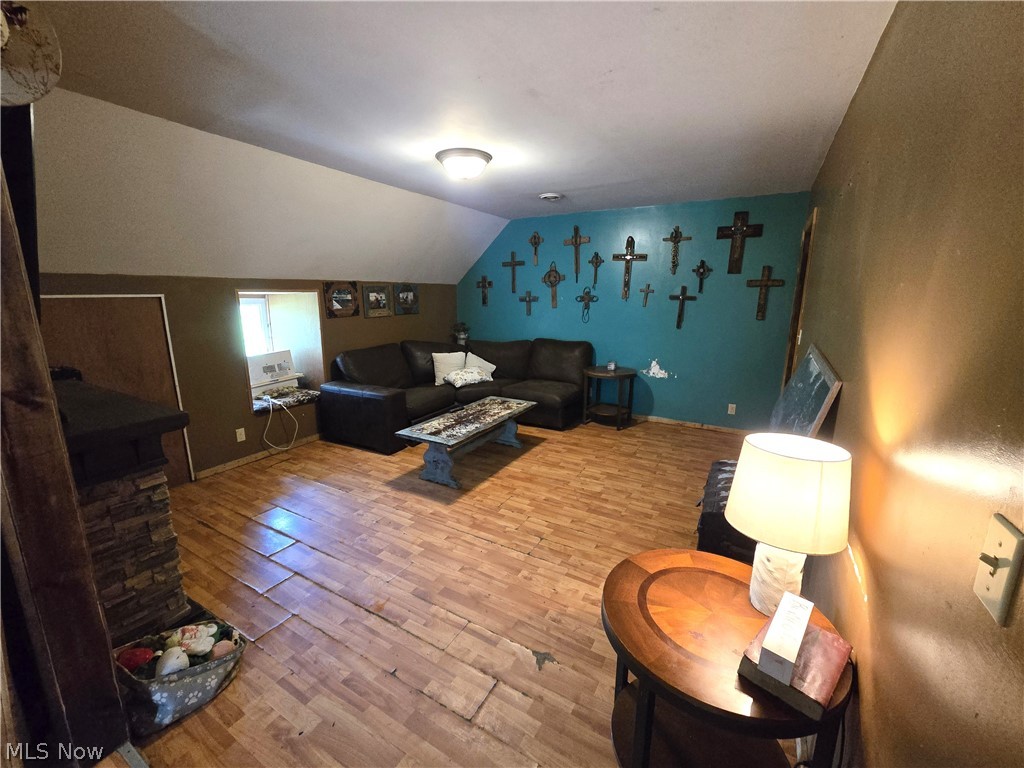 8725 State Route 7 Williamsfield OH 44093