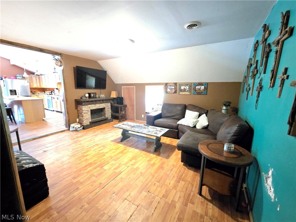 8725 State Route 7 Williamsfield OH 44093