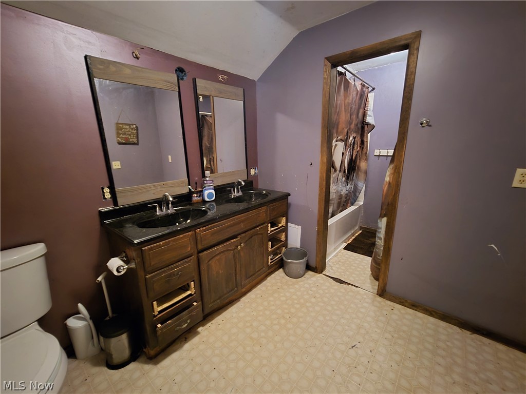 8725 State Route 7 Williamsfield OH 44093