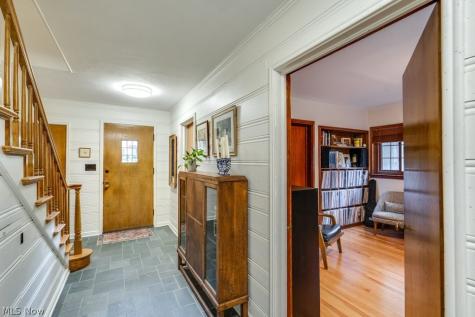326 Dorchester Road Akron OH 44320
