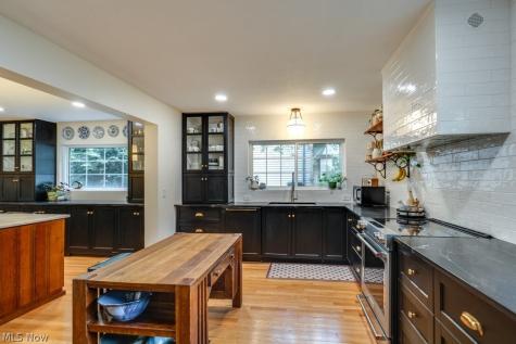 326 Dorchester Road Akron OH 44320