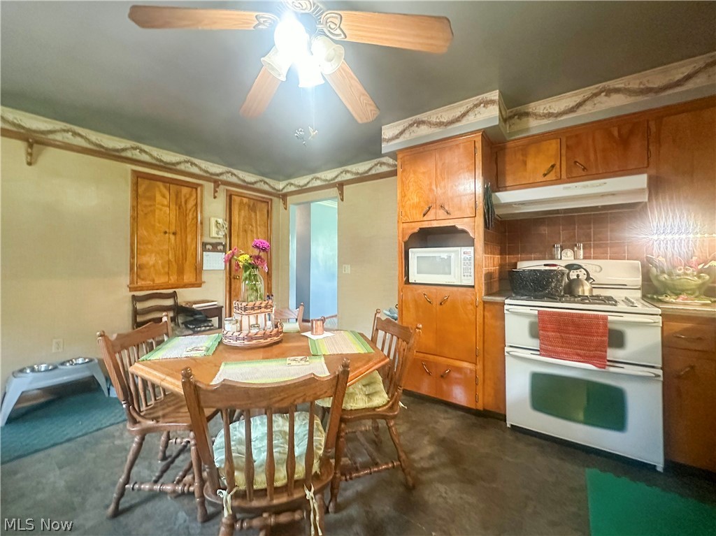 7706 State Route 46 Cortland OH 44410