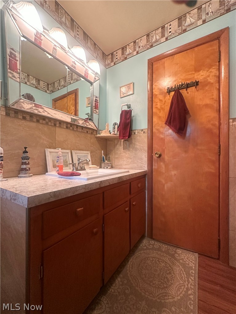 7706 State Route 46 Cortland OH 44410