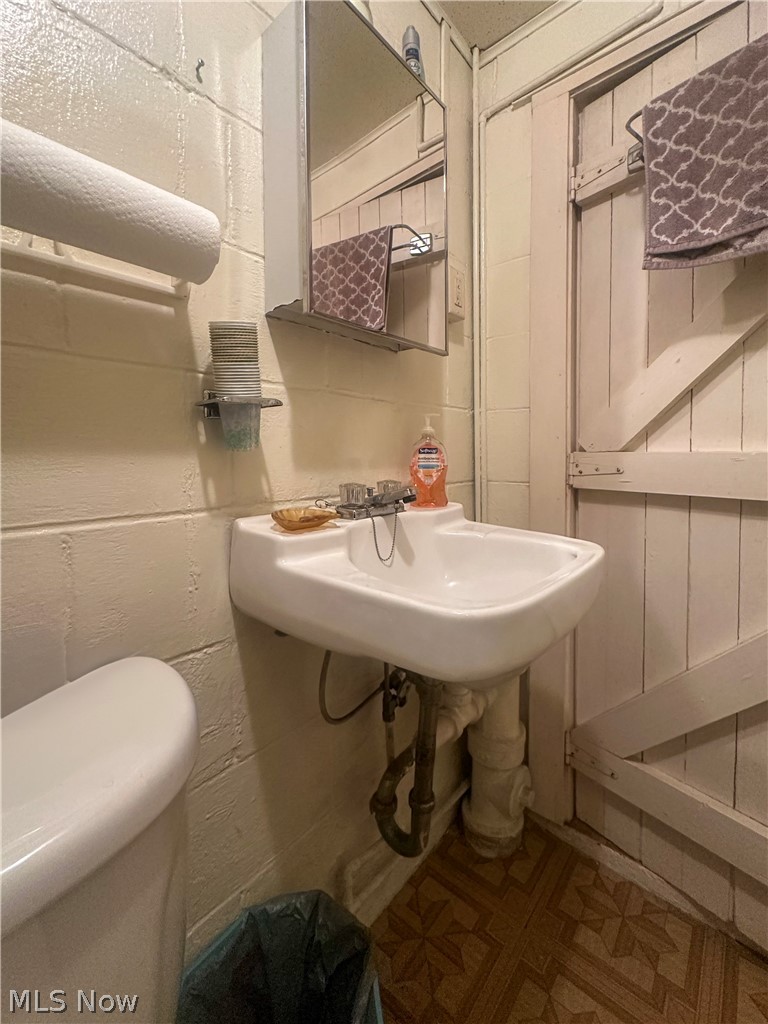 7706 State Route 46 Cortland OH 44410