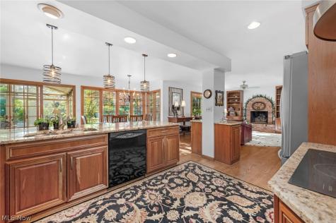 377 Lake Park Drive Bay Village OH 44140