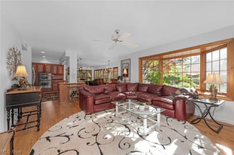 377 Lake Park Drive Bay Village OH 44140