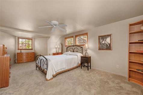 377 Lake Park Drive Bay Village OH 44140