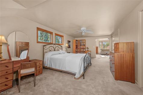377 Lake Park Drive Bay Village OH 44140