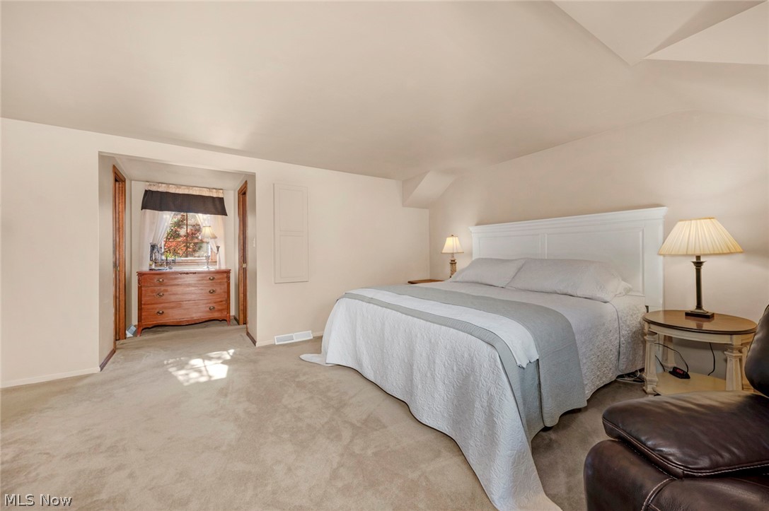 377 Lake Park Drive Bay Village OH 44140
