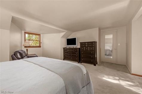 377 Lake Park Drive Bay Village OH 44140