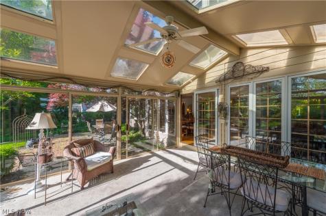 377 Lake Park Drive Bay Village OH 44140