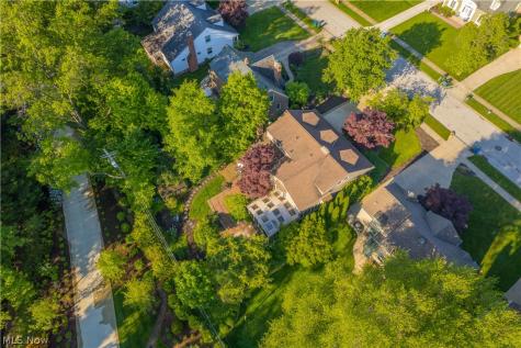 377 Lake Park Drive Bay Village OH 44140