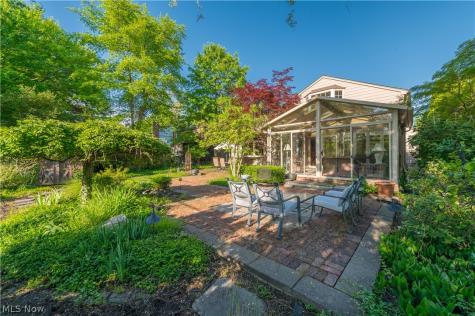 377 Lake Park Drive Bay Village OH 44140