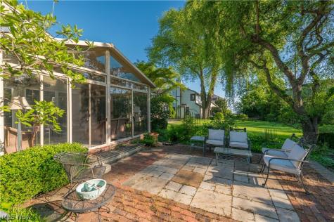 377 Lake Park Drive Bay Village OH 44140