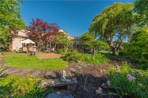 377 Lake Park Drive Bay Village OH 44140