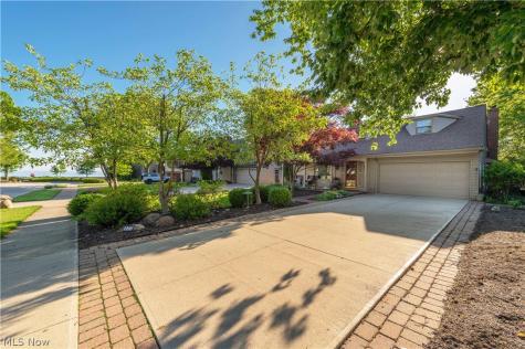 377 Lake Park Drive Bay Village OH 44140
