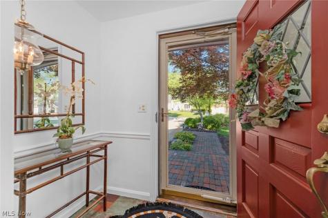 377 Lake Park Drive Bay Village OH 44140