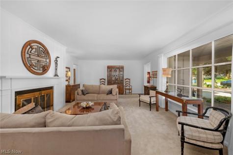 377 Lake Park Drive Bay Village OH 44140