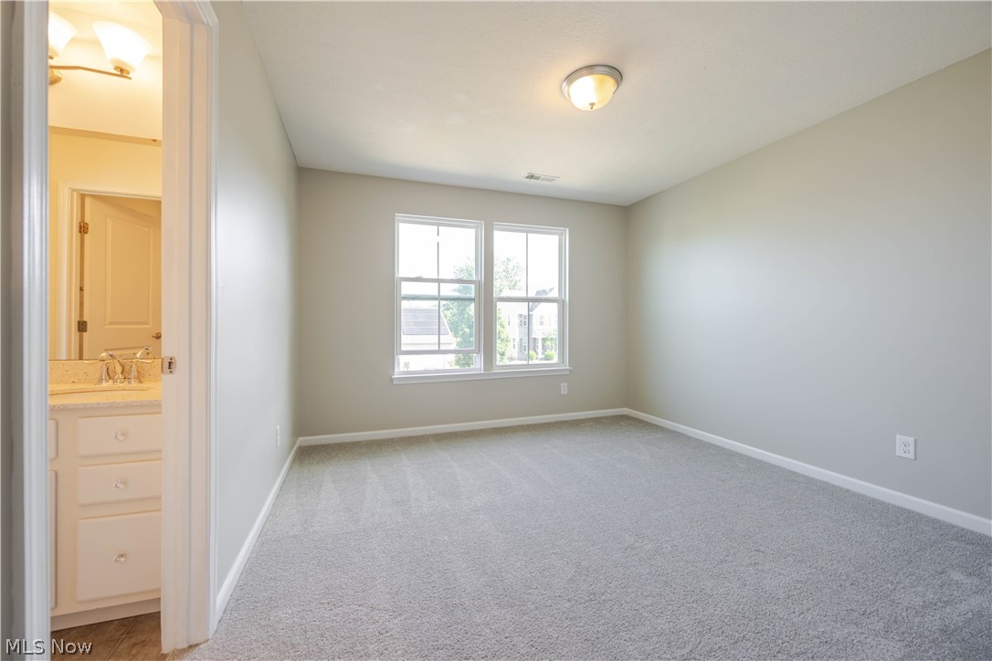 3132 Cloverhurst Street NE Canton OH 44721