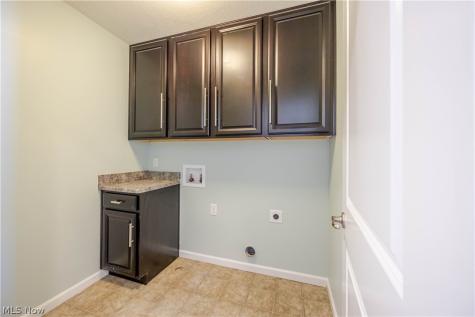 3132 Cloverhurst Street NE Canton OH 44721