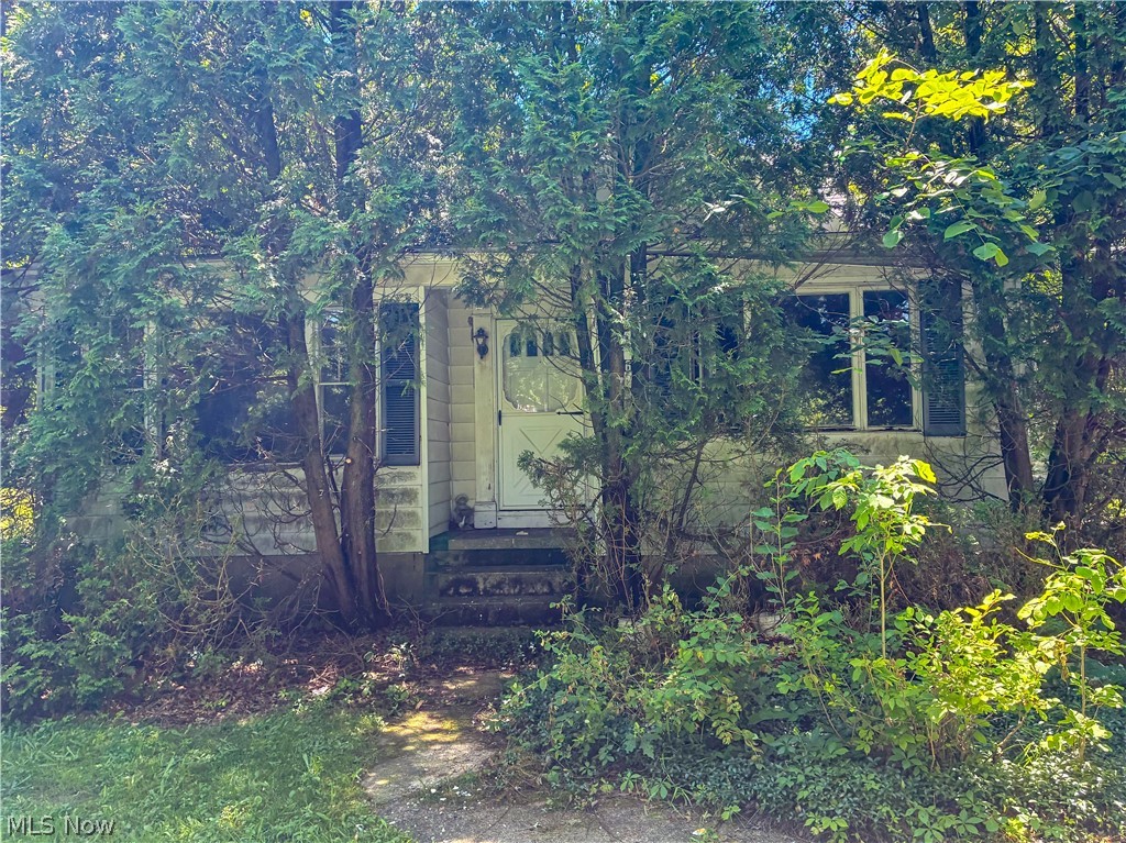 886 Webb Road Mineral Ridge OH 44440