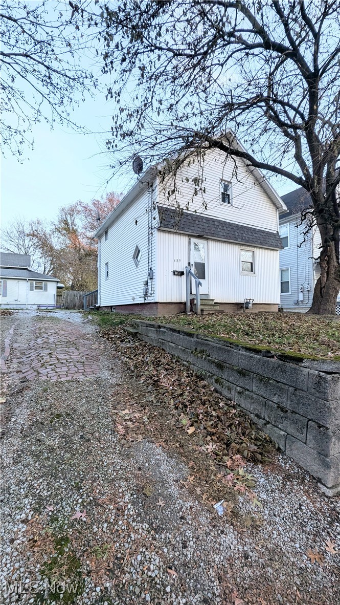 689 Kling Street Akron OH 44311