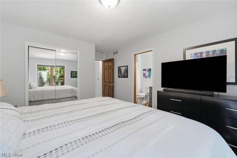 1418 Homestead Creek Drive Broadview Heights OH 44147