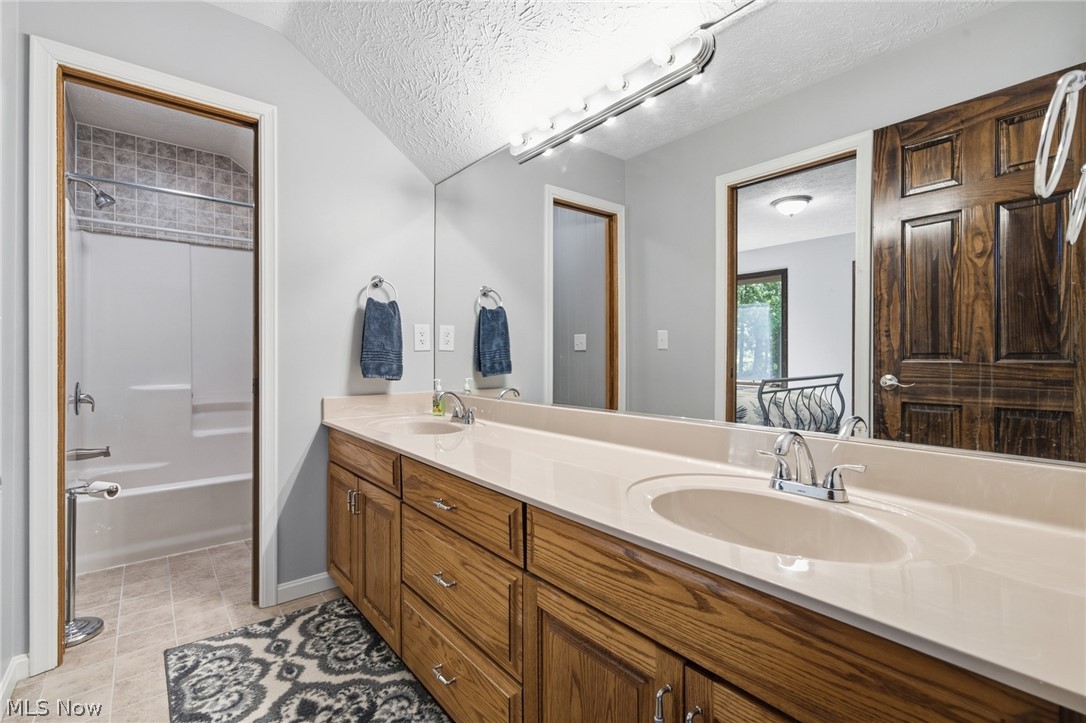 1418 Homestead Creek Drive Broadview Heights OH 44147