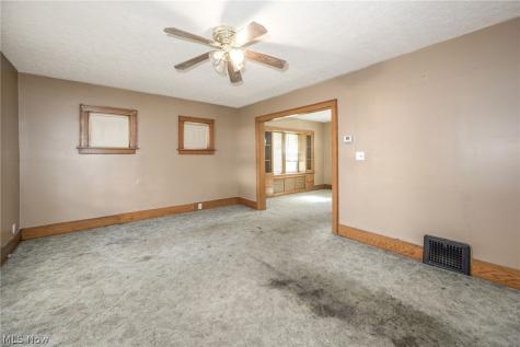 2261 8th Street SW Akron OH 44314