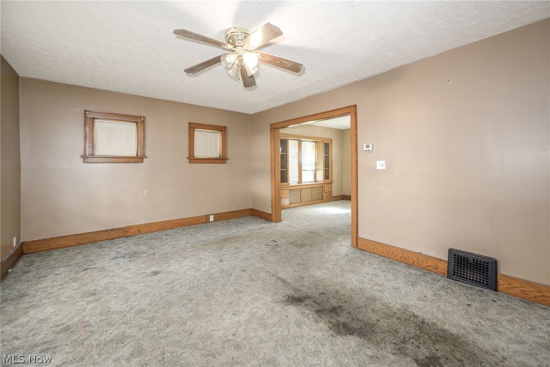 2261 8th Street SW Akron OH 44314