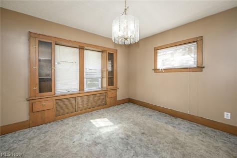 2261 8th Street SW Akron OH 44314